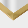 Spiegel mit goldenem Rahmen