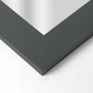 Spiegel mit silbernem und grauem Rahmen